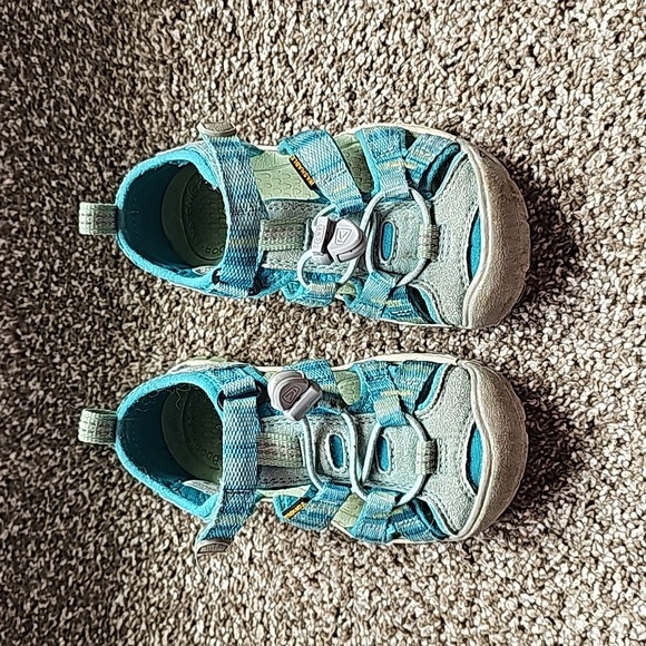 Keen sz 9 [toddler] green & blue waterproof sandals - Picture 2 of 9